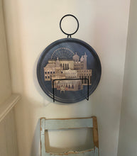 Ladda upp bild till gallerivisning, Göteborgsbricka med motivet ”La Borg”
