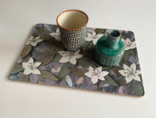 Ladda upp bild till gallerivisning, Skogens Stjärna
